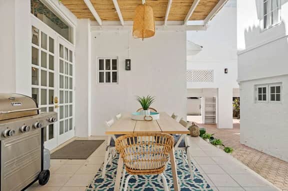 Villa Bohemia I, Unit 2:  Floor 2 suite - Image 4
